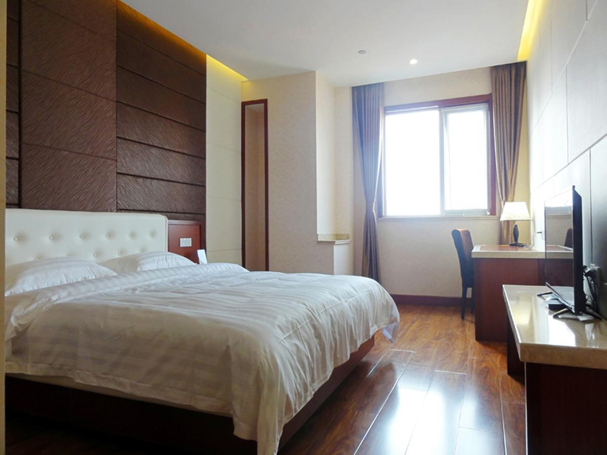 Hua Qi Kaiserdom Hotel Zhongshan Road St Michael'S Cathedral And Zhanqiao Pier Qingdao Buitenkant foto
