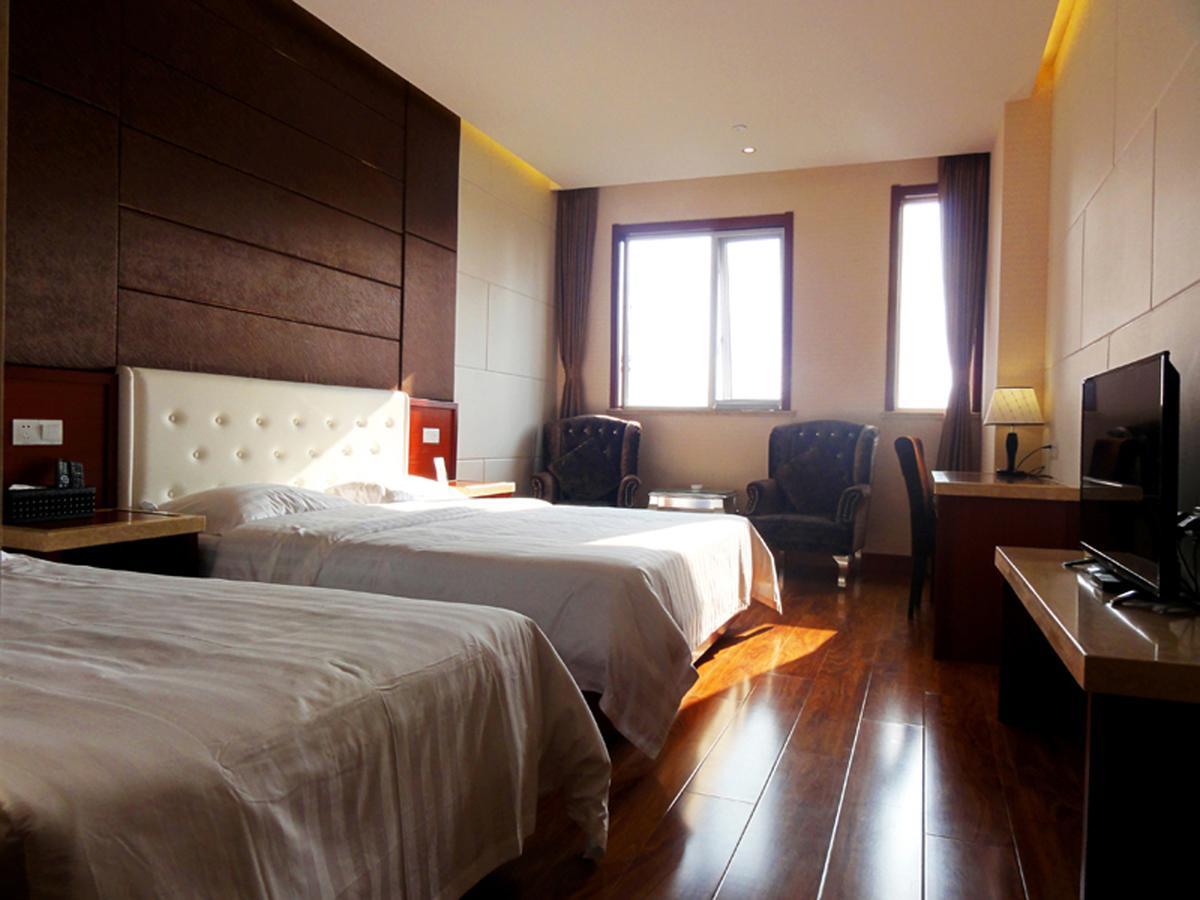 Hua Qi Kaiserdom Hotel Zhongshan Road St Michael'S Cathedral And Zhanqiao Pier Qingdao Buitenkant foto