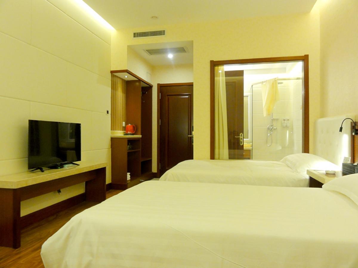 Hua Qi Kaiserdom Hotel Zhongshan Road St Michael'S Cathedral And Zhanqiao Pier Qingdao Buitenkant foto